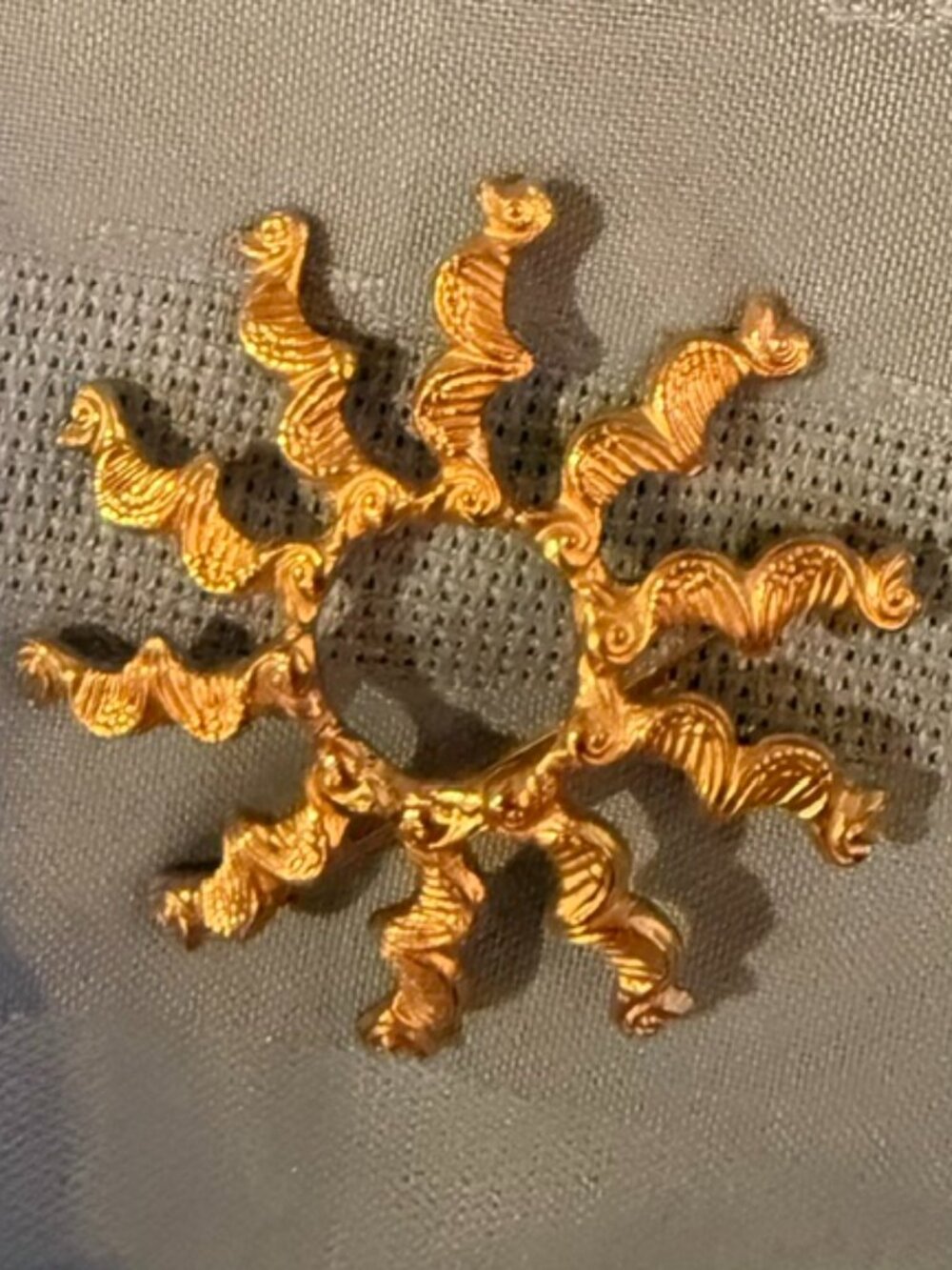 Sun Brooch/pin